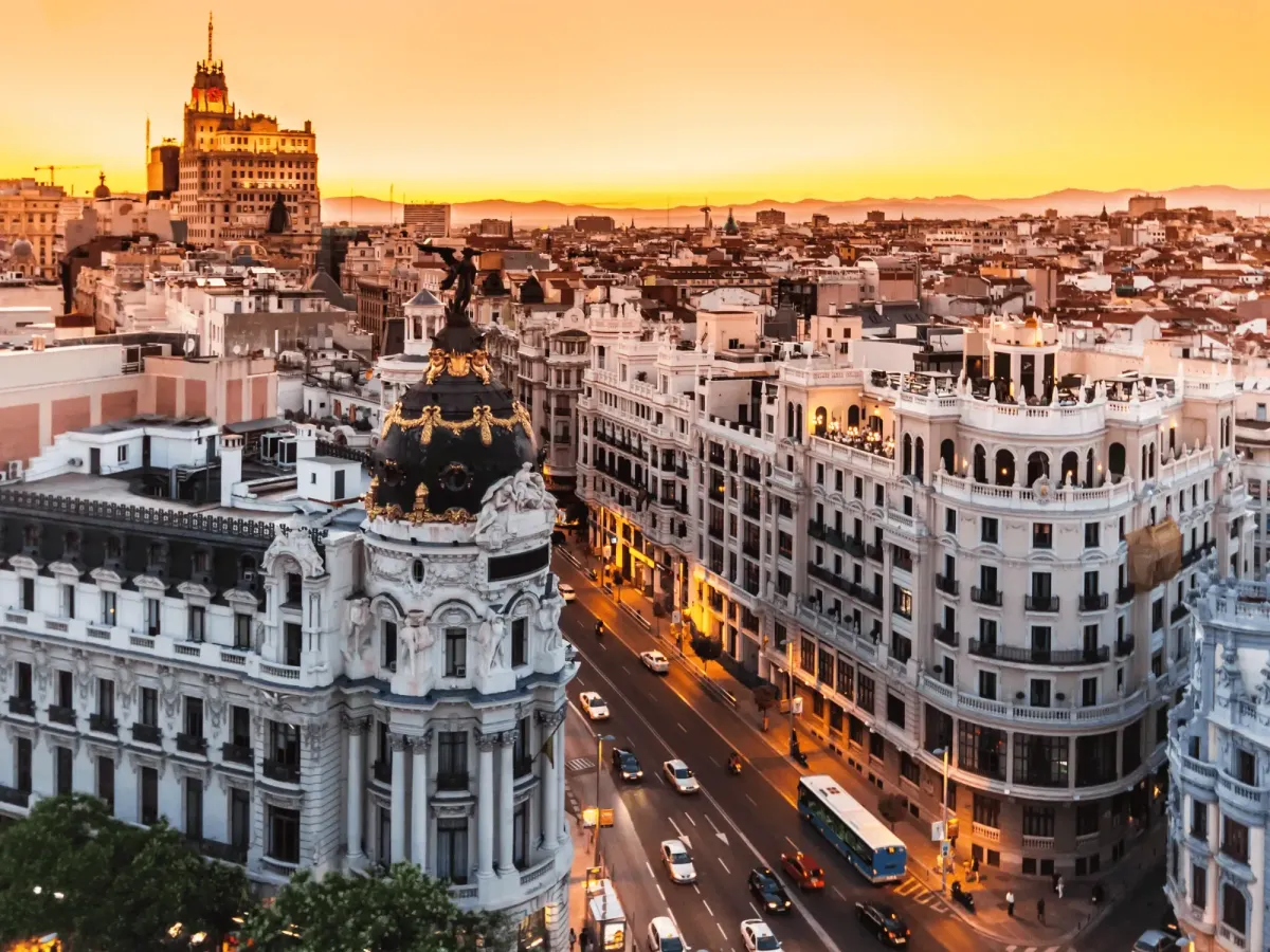 Madrid, Gran Vía al atardecer